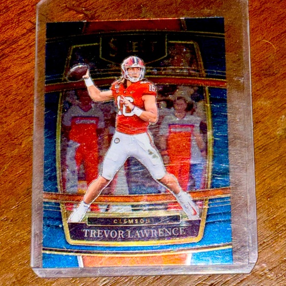 Justin Lawrence 2022 Panini Prizim Card #39 - Picture 1 of 2